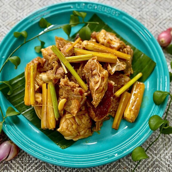 Gân bò ướp kho sả ớt