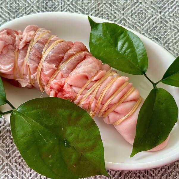 Chân giò rút xương bó sả